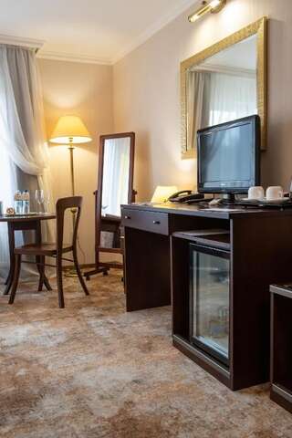 Отель Kyivska Russ Resort Medical & Spa Сходница Улучшенный двухместный номер с 1 кроватью или 2 отдельными кроватями-11
